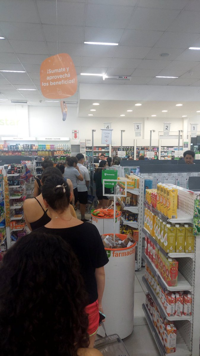 Poca eficiencia en el cobro del #farmacity de Gral Paz en Cba <a href="/Farmacity/">Farmacity</a>