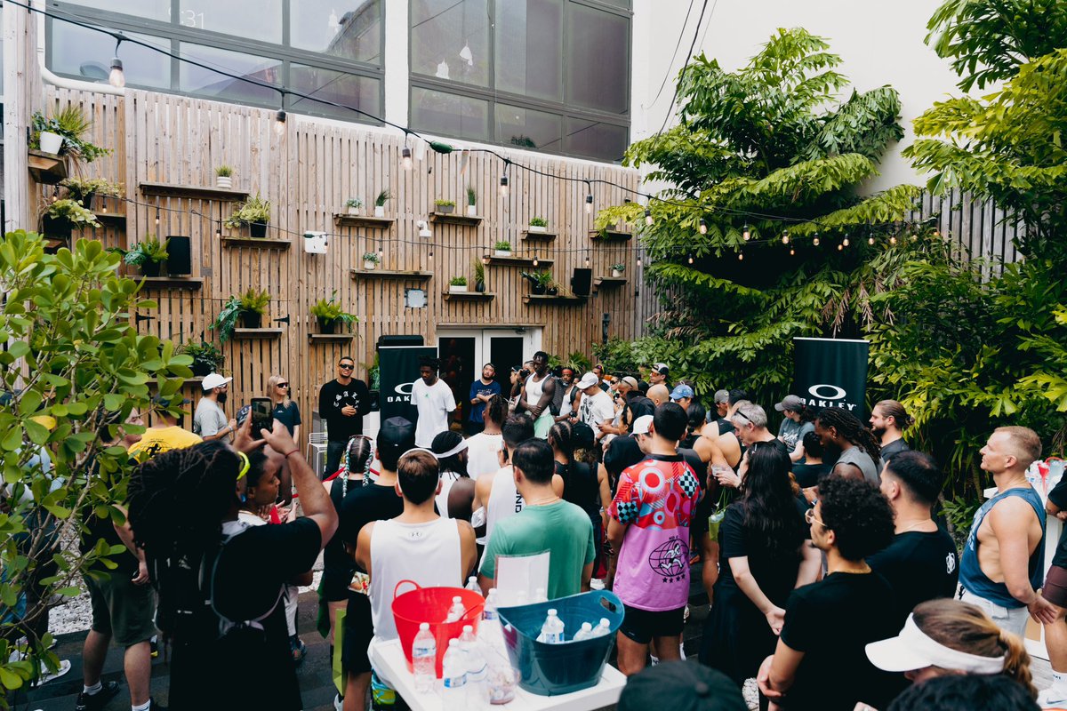 Andre De Grasse tweet media