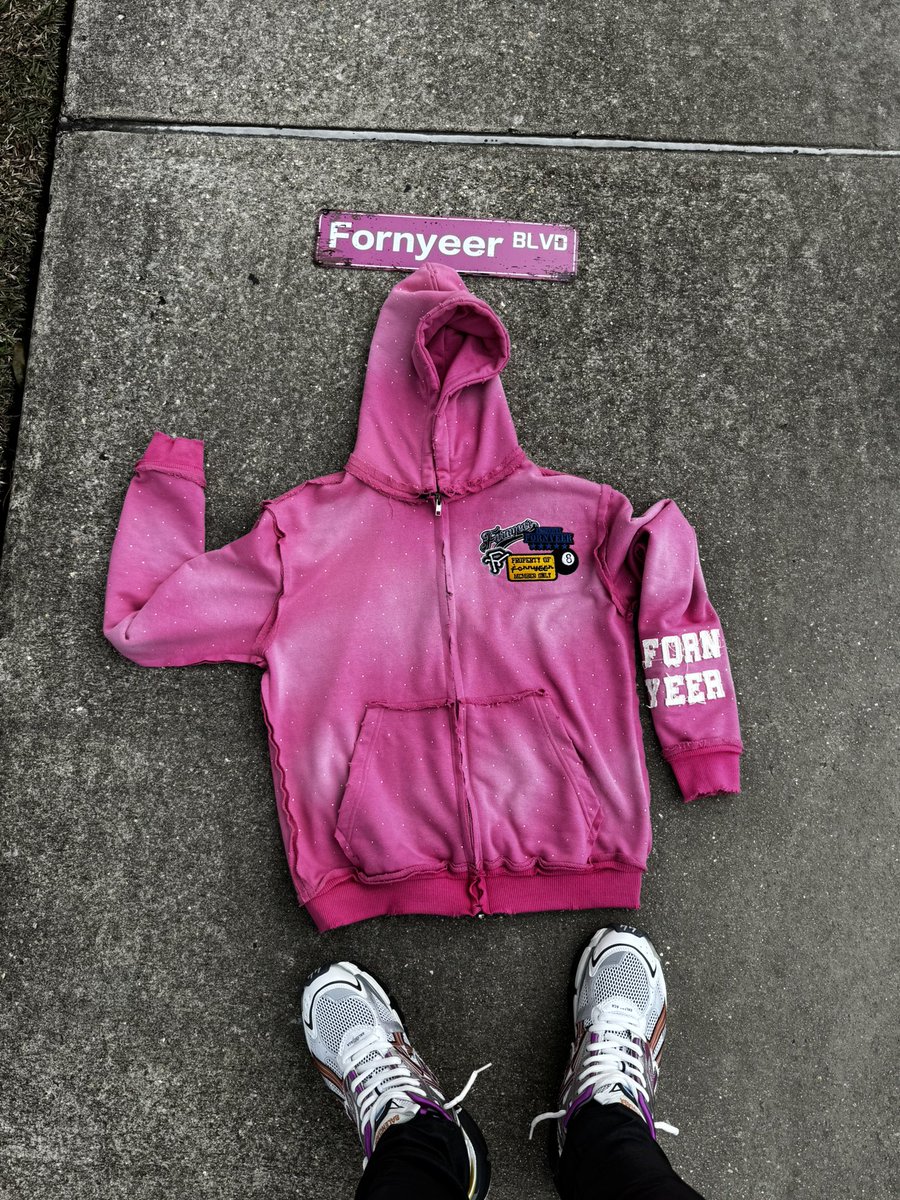 fornyeer's tweet photo. 2/14/25 Sign up for our sms list link in bio !!! 

#ElonMusk #Sismo #riyadh #clothingbrand #designer #streetwear https://t.co/BE5NlM9qXu