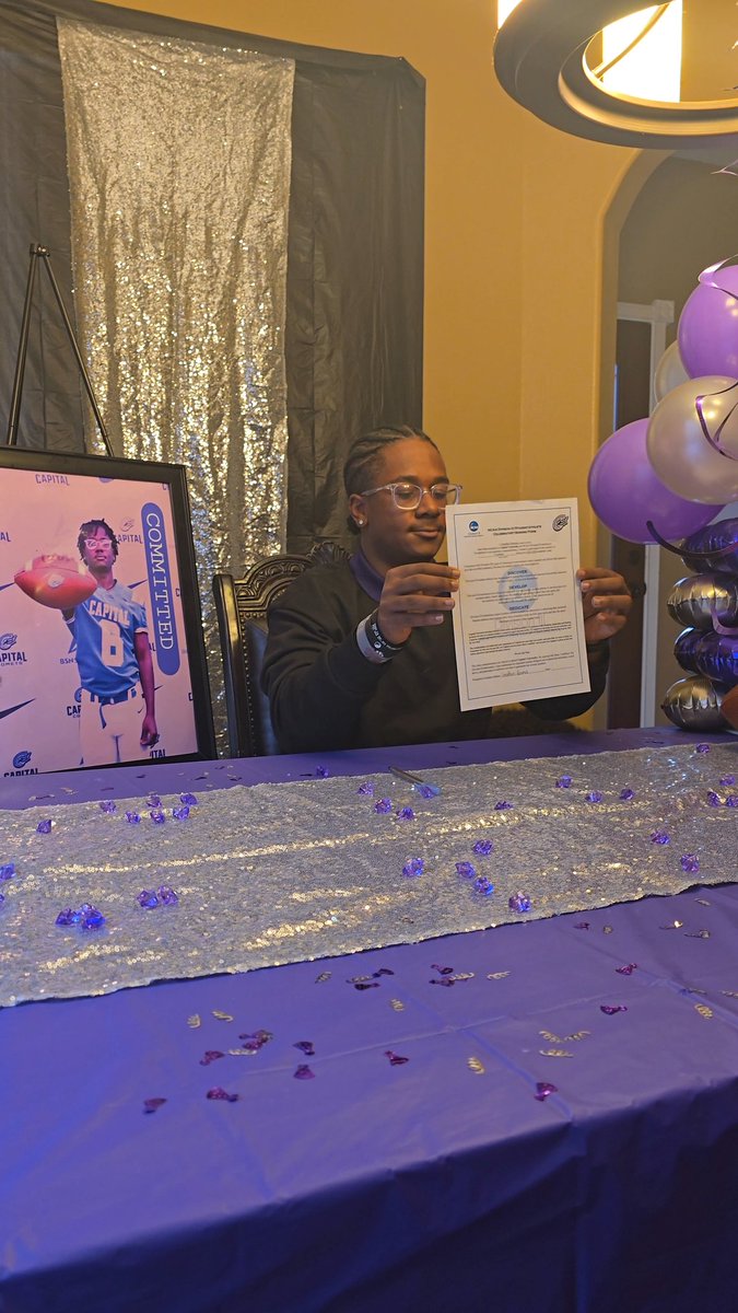 JonathanDoomes's tweet image. I am 100% committed @CapitalU_FB I would like to say thanks to my parents for all of the support and encouragement over these past 4 years and always having my back. I would like to thank all the coaches that believe in me and put me in this position. #ISEEUDOOMES #CAPFAM ✍️🏾