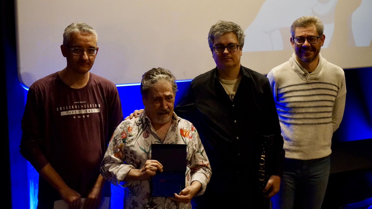 Tristos des del <a href="/som_cinema/">SomCinema</a>  al saber de la mort de l'actor argentí DANIEL FARALDO. Aquest octubre, ja força malalt, va estar a la cloenda recollint el Premi del Jurat per la seva última pel·lícula, SOCIETAT NEGRA, de Ramon Térmens, qui l'acompanya en aquest últim acte. D.E.P.