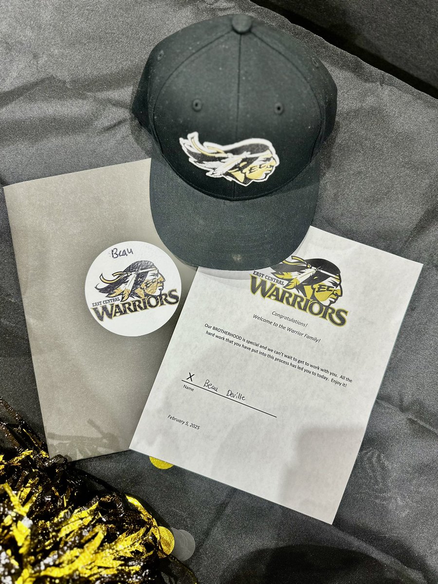 deville_beau's tweet photo. ✍️ 
@warren_rowan @Coach_Webster2 @CoachChavis__ @Coach_Luther @eccc_football @MinistryIron @JuJuSports1 @InTheTrenches22 @MacCorleone74 @Rebels247 @CoachFosselman @turnerrotenberr @coach_HarrisT @NPCoachMorgan https://t.co/xmcqXociIj