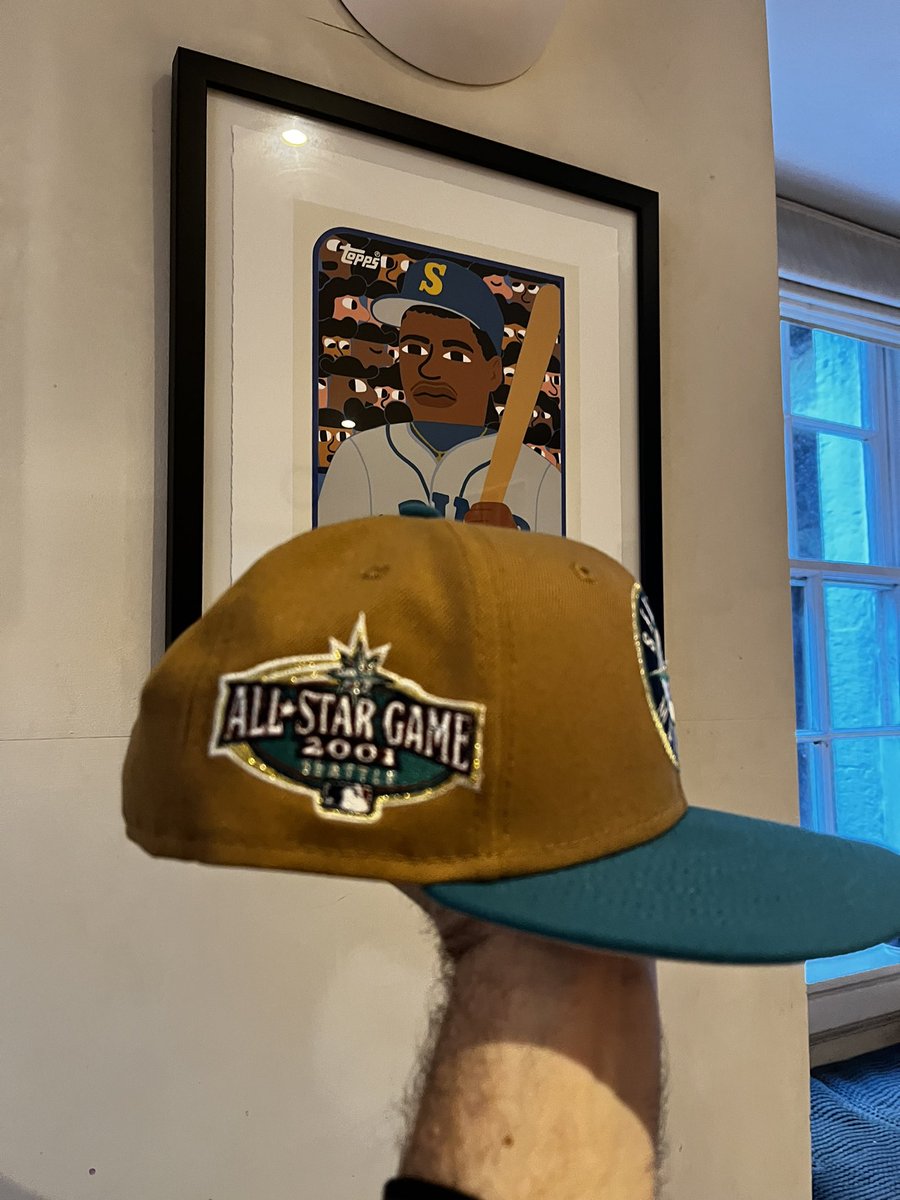 Ok UK Mariners fans, you pay for shipping and this hat is all yours. Size 7 1/8. It’s too small for me.