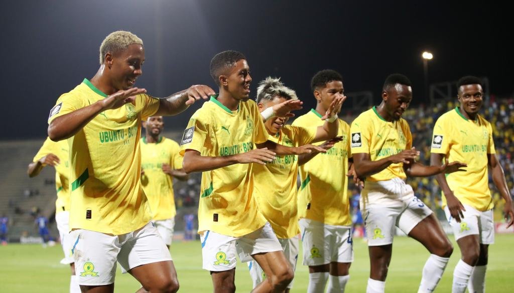 MS_Sharpeville's tweet photo. ORDINARY PLAYERS🙌

#Sundowns 👆 #BetwayPrem #SSUSUN #TshwaneDerby https://t.co/3FKS7U4HwY
