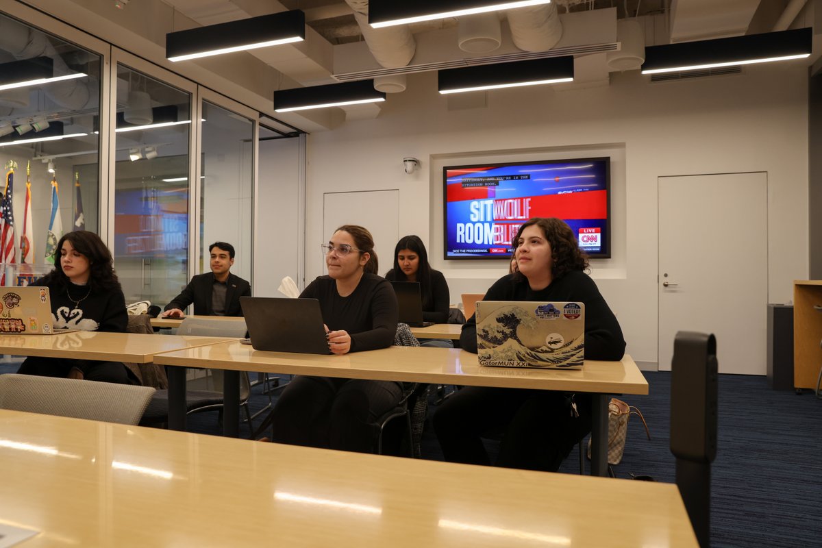 We're celebrating #PantherAlumniWeek by celebrating our <a href="/FIUalumni/">FIU Alumni</a> here in the nation’s capital. Please join us in welcoming our <a href="/FIU/">FIU</a> professors for the <a href="/fiu_sipa/">FIU Green School</a>  Green School Semester Experience courses held in D.C.!

On Monday, Professor Tyrik McKeiver <a href="/Ty_McKeiver/">Tyrik McKeiver he/him/él</a> '05, former