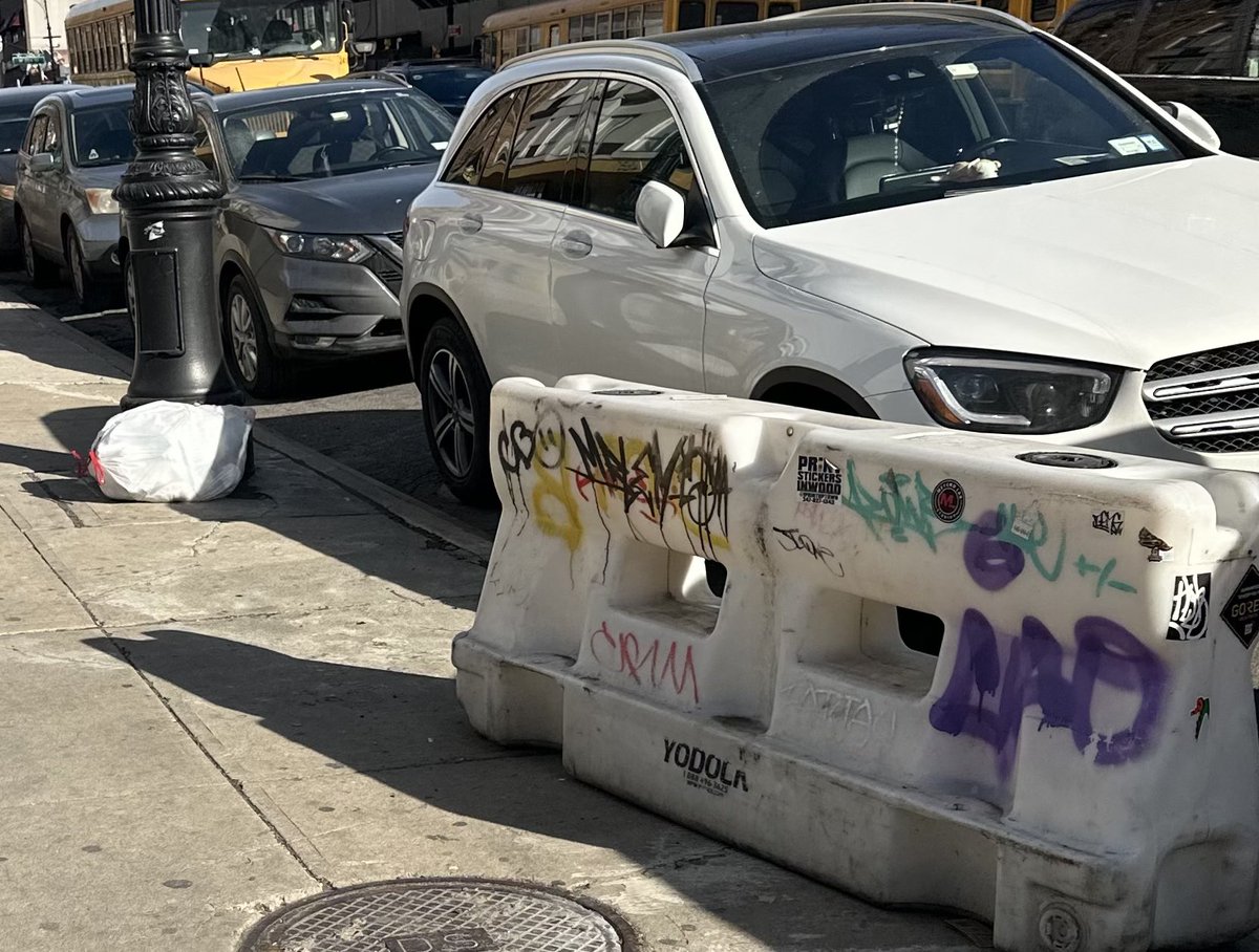joeyp404's tweet photo. @SenatorRJackson @CnDelarosa @NYCSanitation this traffic barrier has been sitting on the sidewalk in front of the vacant lot at 4849 Broadway for over a year. I have sent you all requests to have it removed. Will one of you step up and do the right thing? https://t.co/fRgP3ZpTnE
