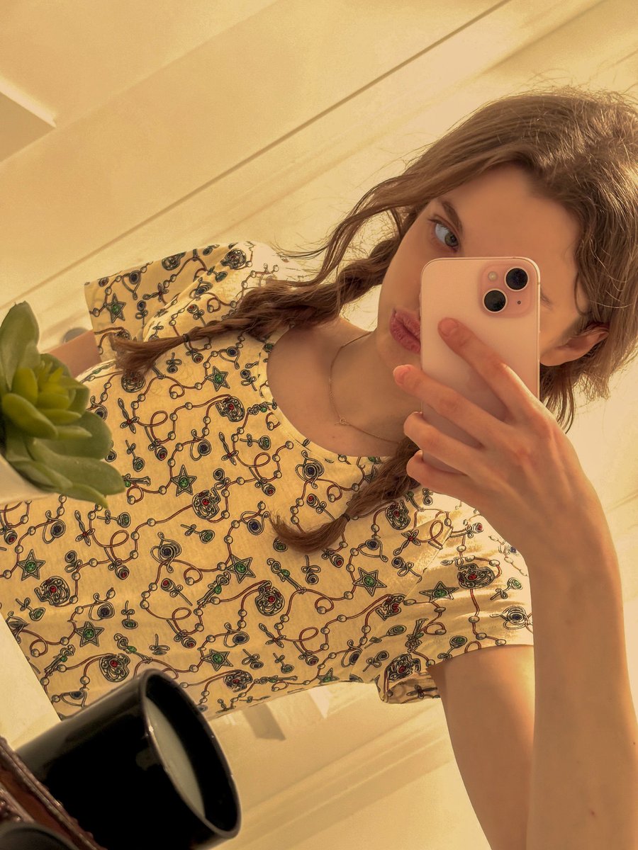 m0lly__x's tweet photo. hello 🤭 https://t.co/cZhTAK0VQf