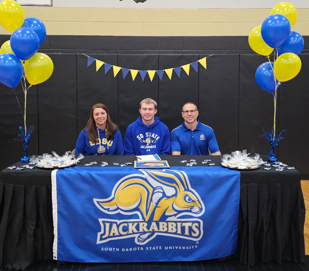 Sycamore Athletics (@sycospartans) on Twitter photo Carter York signs his NLI to continue his education and football career at South Dakota State! #HailSycamore <a href="/SycoFootball/">SHS Football</a> <a href="/GoJacksFB/">SDSU Football</a> Carter York signs his NLI to continue his education and football career at South Dakota State! #HailSycamore <a href="/SycoFootball/">SHS Football</a> <a href="/GoJacksFB/">SDSU Football</a>