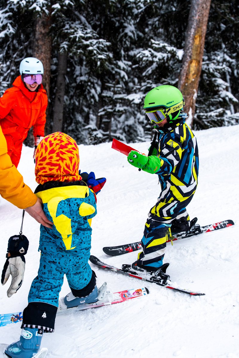 We’re welcoming the Year of the Snake on the slopes by handing out traditional red envelopes this weekend,—each containing a special voucher for Banff Sunshine.

Red envelopes, (hóngbāo, 红包)are a beloved Lunar New Year tradition, symbolizing prosperity, good luck, and blessings