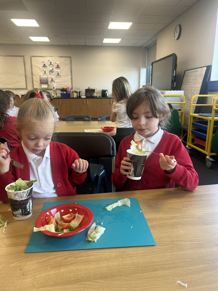 Miss Hayward tweet media