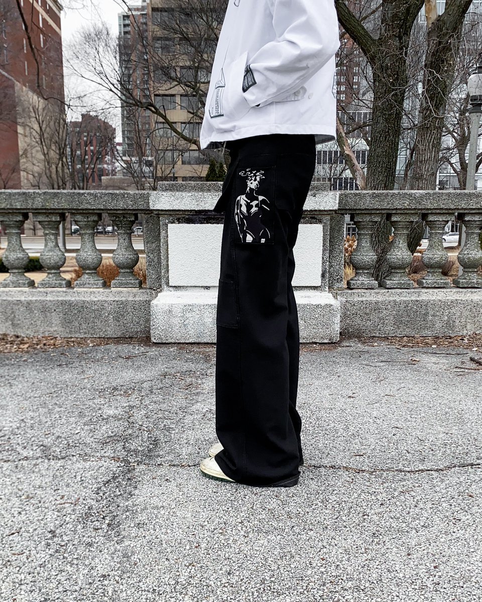 inv_sions's tweet photo. made some pants https://t.co/75DYCeokhu