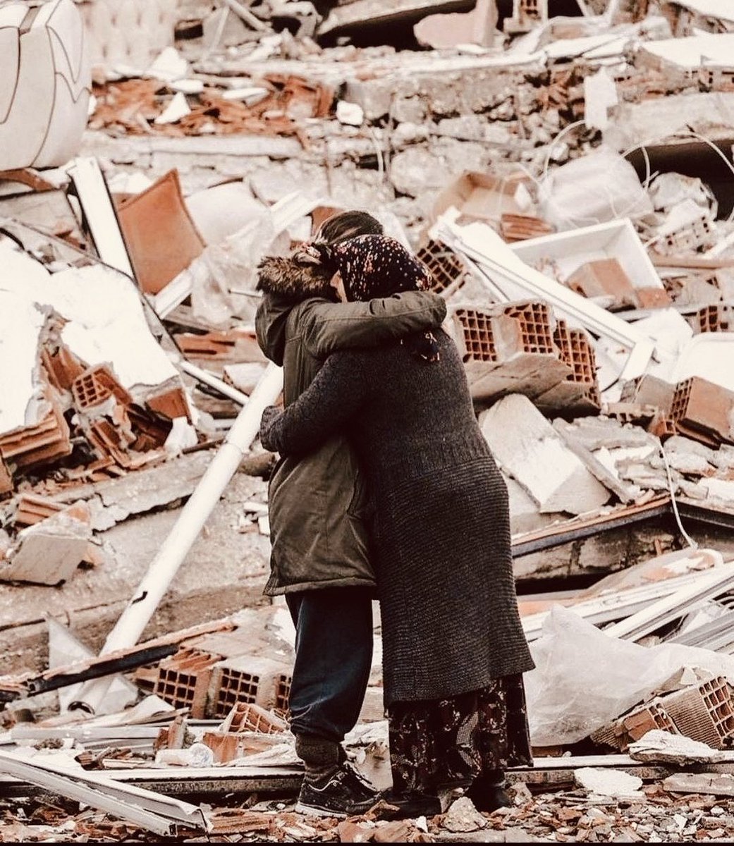 Nice canlarımızı yitirdiğimiz, asrın felaketi olan Kahramanmaraş merkezli 6 Şubat depremlerinin 2. yılında hayatını kaybetmiş tüm insanlarımızı rahmetle anıyorum.

Çok büyük acılar yaşadığımız bu depremlerin izlerini asla unutmayacak, her türlü afete karşı hazır olma bilincini de