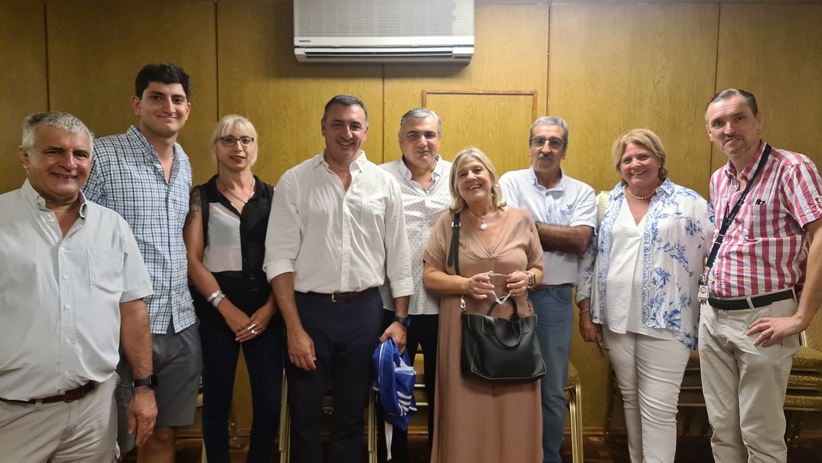 <a href="/CarlosAlbisu/">Carlos Albisu</a> y <a href="/MalaquinaM/">Marcelo Malaquina</a> fueron proclamados ayer candidatos a Intendente por la <a href="/coalicionrep/">Coalición Republicana</a> 
Un hecho histórico para Salto que sin dudas llevará a un cambio rotundo en el Departamento 
<a href="/PNACIONAL/">Partido Nacional</a> <a href="/PartidoColorado/">Partido Colorado</a> <a href="/lucia_minutti/">Lucia Minutti</a> <a href="/SeccoAlejandro/">Alejandro Secco</a>