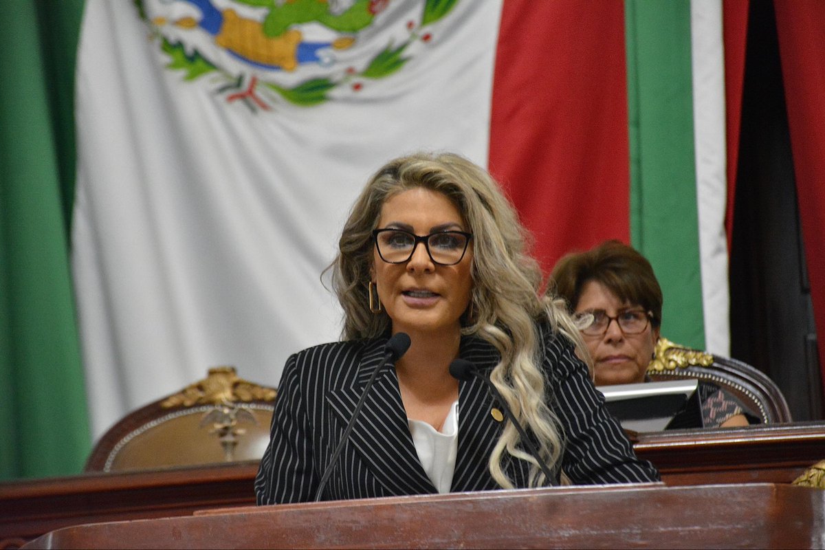 AriasNora's tweet photo. En Sesión Solemne con motivo del aniversario de la Constitución de 1917 y la Constitución de la CDMX 2017. Desde el #GPPRD asumimos el compromiso de trabajar para garantizar la progresividad de los derechos y la aplicación de nuestra Carta Magna Local; desde el Legislativo debemos construir junt@s un futuro digno para nuestra historia. 
#CongresoCDMX 
#ProgresividadDeLosDerechos 
#TrabajoLegislativo