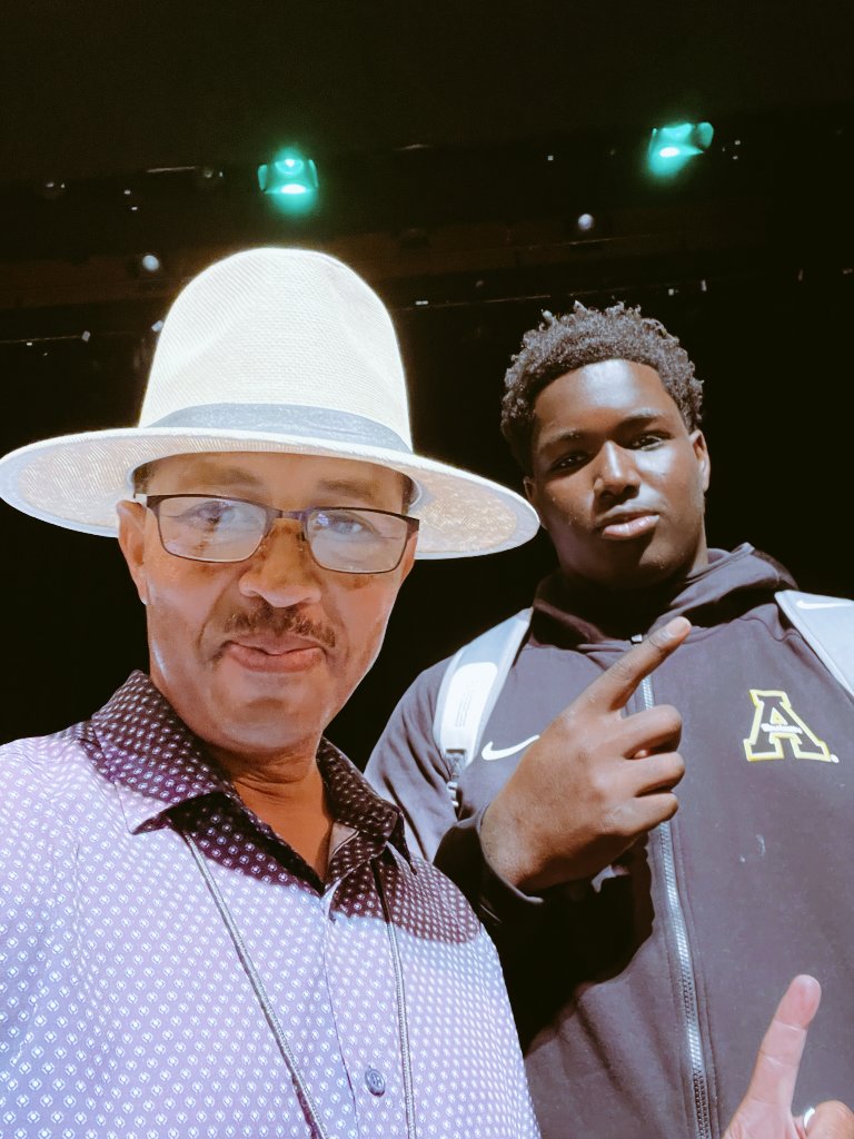 James P. Hill (@jameshill_news) on Twitter photo High School Football & #CollegeFootball on the #Suncoast. <a href="/VeniceIndianFB/">VeniceIndianFootball</a> Lineman <a href="/Aloliver_77/">Aljonon “Big AL” Oliver</a> tells me he's taking his talents to <a href="/AppState_FB/">App State Football</a>. #RollTribe #JamesHillNews 🏈🏟️🎥🎤 💻 📺😎🌴📚 🏫 High School Football & #CollegeFootball on the #Suncoast. <a href="/VeniceIndianFB/">VeniceIndianFootball</a> Lineman <a href="/Aloliver_77/">Aljonon “Big AL” Oliver</a> tells me he's taking his talents to <a href="/AppState_FB/">App State Football</a>. #RollTribe #JamesHillNews 🏈🏟️🎥🎤 💻 📺😎🌴📚 🏫