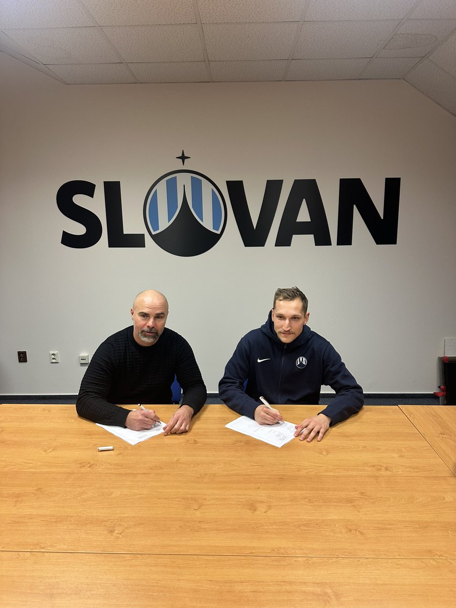 beckmikkel's tweet photo. It’s now finally official, @krollis19 has signed his 3,5 year contract with Czech Premier League club @FCSlovanLiberec 👏👏
Congrats Raymonds, can’t wait to see you scoring a lot of goals for this club 💪💪 

#donedeal #topstriker #goalscorer #latvia #congrats 

@becksterint 

#becksterinternational 
#becksterfamily