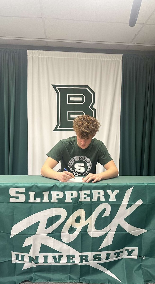 tylerheck_3's tweet photo. official @lutzsru @coach_marella @SRURockFB https://t.co/qUFbfzZot2