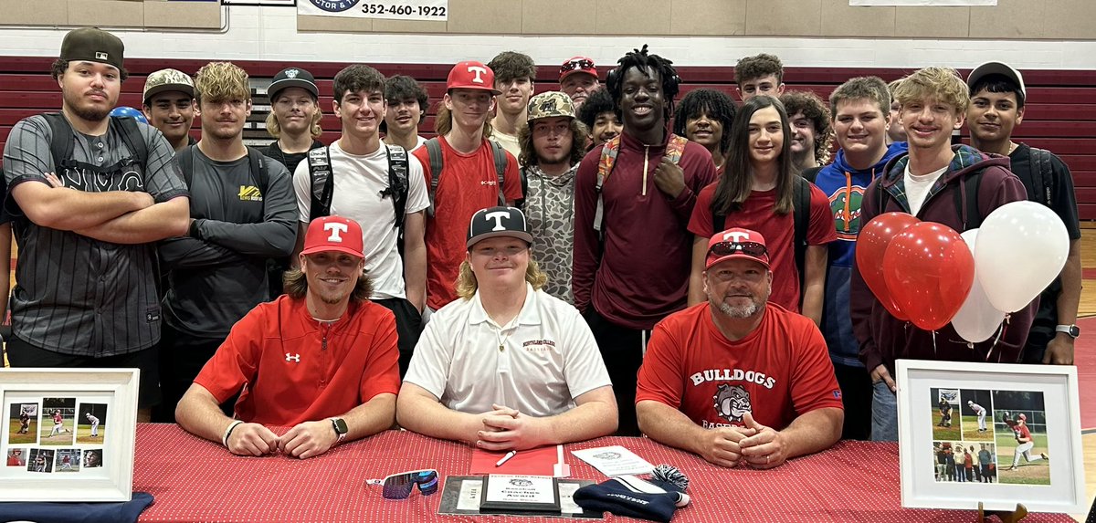 ✍🏼 NATIONAL SIGNING DAY✍🏼

Congrats to 2025 RHP <a href="/kyle_dunn8/">Kyle Dunn</a> on his official signing today to <a href="/NCJaxBaseball/">Northland College Baseball</a> <a href="/coachfougner19/">Cal Fougner ⚾</a>! Beyond proud of you and can’t wait to see what the next chapter holds for you! Once a Bulldog, Always a Bulldog 🔴⚪️ 

#TavaresBaseball #TavaresMade