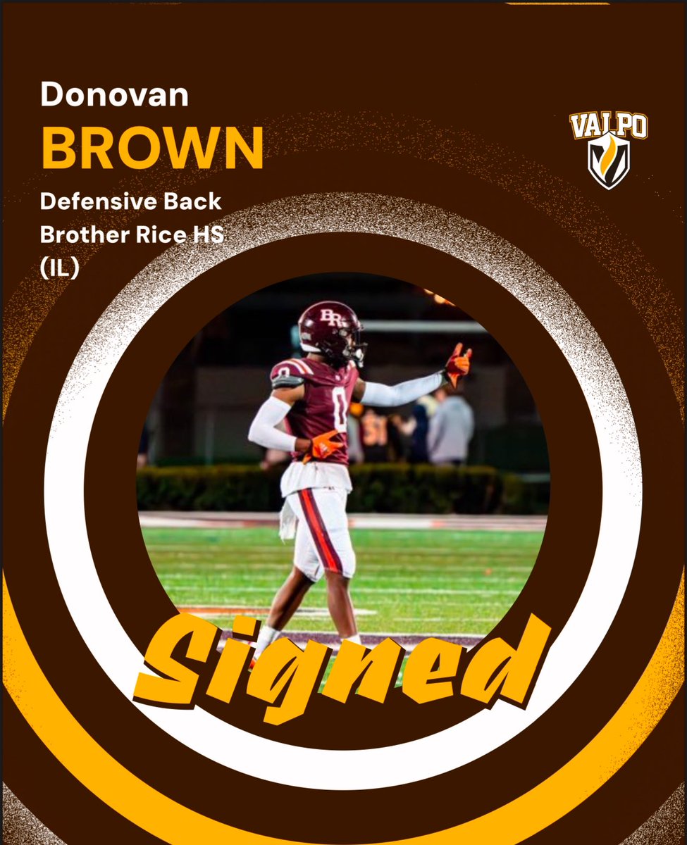 valpoufootball's tweet photo. Signed 📝

The journey starts here. Welcome to the Valpo Family, Donovan Brown! 🏈 

#FIGHT_VU | #GOVALPO https://t.co/ma85kpHjvx