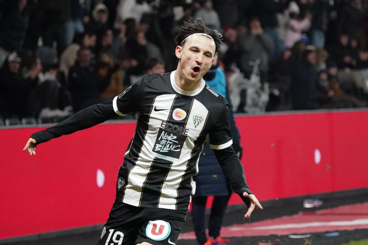 ActuFoot_'s tweet photo. 🚨 Esteban Lepaul 🇫🇷 𝗔𝗨𝗧𝗘𝗨𝗥 𝗗'𝗨𝗡 𝗗𝗢𝗨𝗕𝗟𝗘́ face à Strasbourg ! 🖤🤍
 
Avec 7 réalisations, 𝗹’𝗔𝗻𝗴𝗲𝘃𝗶𝗻 𝗱𝗲𝘃𝗶𝗲𝗻𝘁 𝗹𝗲 𝟮𝗲 𝗺𝗲𝗶𝗹𝗹𝗲𝘂𝗿 𝗯𝘂𝘁𝗲𝘂𝗿 𝗲𝗻 𝟮𝟬𝟮𝟱 𝗮𝘃𝗲𝗰 𝘂𝗻 𝗰𝗹𝘂𝗯 𝗱𝗲 𝗹𝗶𝗴𝘂𝗲 𝟭 en compétition officielle derrière Ousmane Dembélé 🇫🇷 (11). 🤩
 
📊 @Statsdufoot