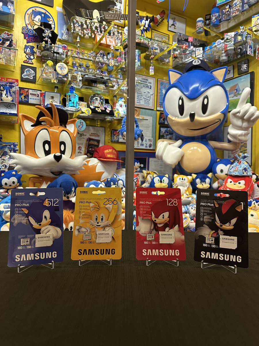 1992_sonic's tweet image. Today’s Collection Spotlight:  Save and Protect your Data with Sonic The Hedgehog with these awesome MicroSD cards from @samsung ! #samsung #microsd #SonicTheHedgehog 
#guinnessworldrecords
#Sega
#Sonic
#Segaofamerica
#SegaUK
#VideoGamecollection
#videogamecollector