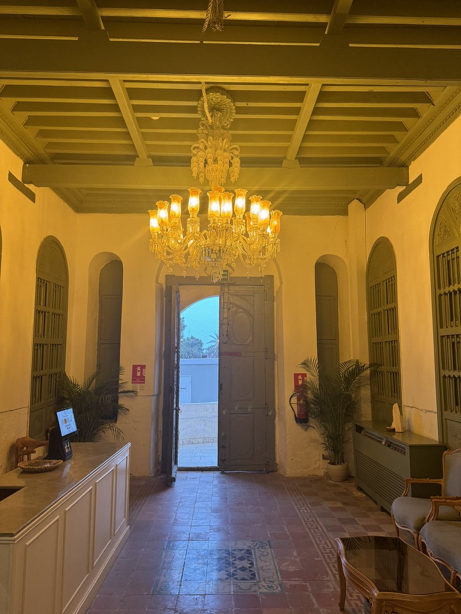 أكرمني الدكتور/ فيصل السرحان <a href="/4_s_e/">فيصل السرحان</a> بإهداء من مؤلفه :

" الأيديولوجيا في الرواية: روايات يوسف المحيميد أنموذجًا "

وذلك عقب محاضرته بعنوان:

كيف كتب الروائيون السعوديون التاريخ؟

اللقاء حمل عبق تاريخ جدة في بيت الأصالة بيت السيد/ عبدالله عباس الشربتلي بجدة البلد ومن خلال سلسلة "