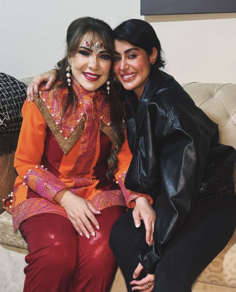 HudaUpdate's tweet image. هدى حسين برفقة فرح الصراف ❤️