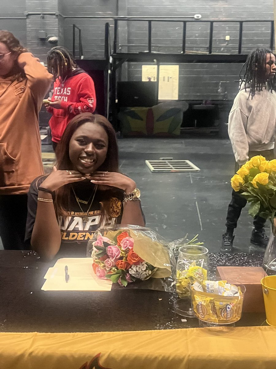 AziaLacy1's tweet photo. Congratulations to the 9 RHS student athletes that signed today! Big shout out to my fam @harmoni_davison and @RHSEagleSoccer for signing to UAPB!! They got a special girl 🖤💛 https://t.co/6sLV00x5GL
