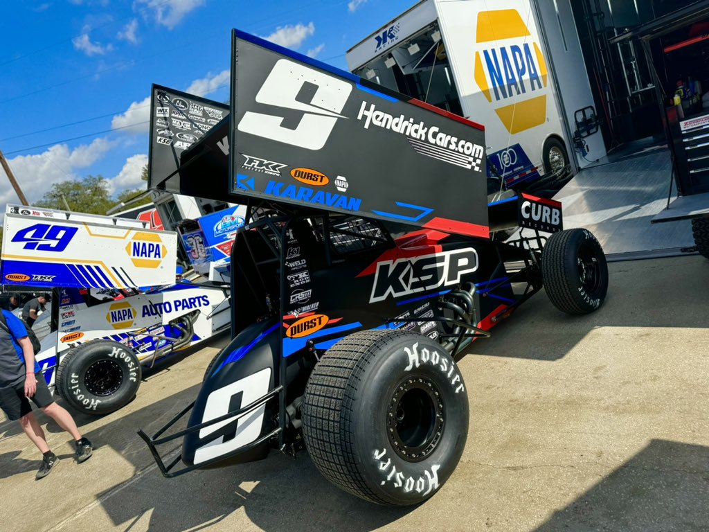 .@KaseyKahne gets his 2025 rolling with a trip to Florida for <a href="/DIRTcarNats/">DIRTcar Nationals</a>!

The <a href="/KKRdirt/">Kasey Kahne Racing</a> bossman is a <a href="/VolusiaSpeedway/">Volusia Speedway Park</a> winner with <a href="/AllStarSprints/">ASCoC</a> (2002), and the half mile is home to one of his two career #WoOSprint podiums (2023).