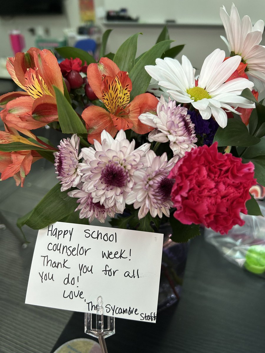 Day 3 of #NSCW25 is about me thriving! Check out the flowers from my <a href="/SycamoreACSC/">Sycamore Elementary</a> staff! <a href="/ASCAtweets/">ASCA</a> <a href="/ISCA_IN/">ISCA-IN</a>