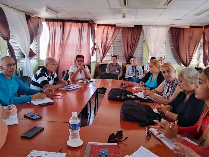 El trabajo político- Ideológico y la política d cuadros fueron temas analizados profundamente en consejo d dirección extraordinario junto con el avance d  las Prioridades del <a href="/PartidoPCC/">Partido Comunista de Cuba</a> y compromiso d sus trabajadores con la Dirección Política del territorio🇨🇺
#Cuba
#SiempreEs26