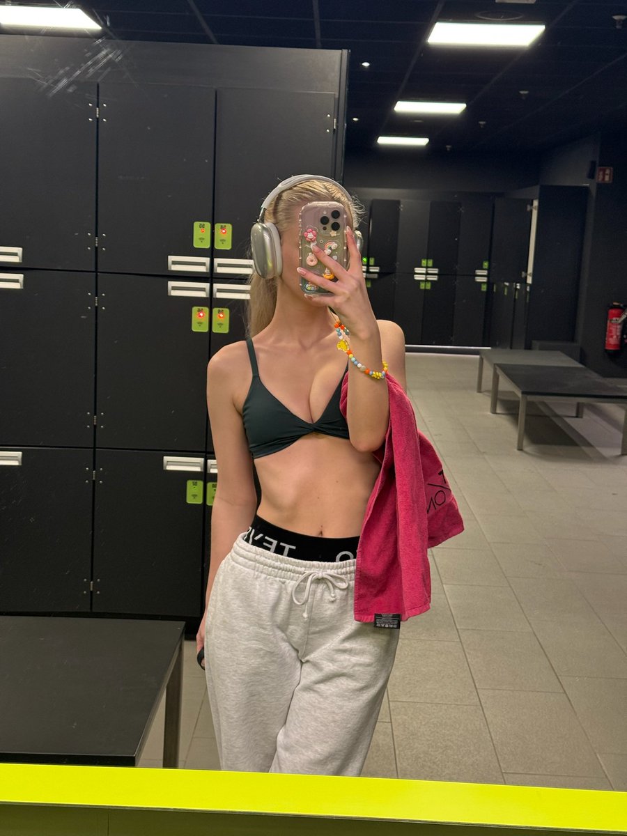 ᥇ꫀꪶꪶꪖ 🧸 tweet media