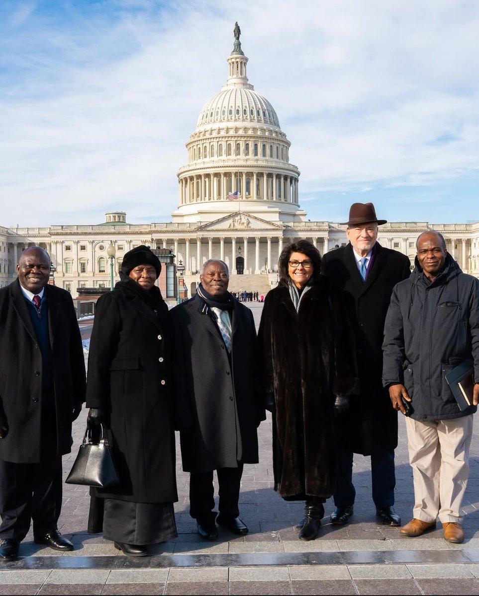 ALarryRoss's tweet photo. @fall4autumn &amp; I returned to DC, for the 3rd time in less than 3 weeks, to host 25 friends at the 72nd National Prayer Breakfast Gathering. Last month, we accompanied Dr. @pastorwf_kumuyi, Nigerian pastor of the world’s 3rd largest congregation. He prayed for revival in America. https://t.co/1R09iWmTwQ