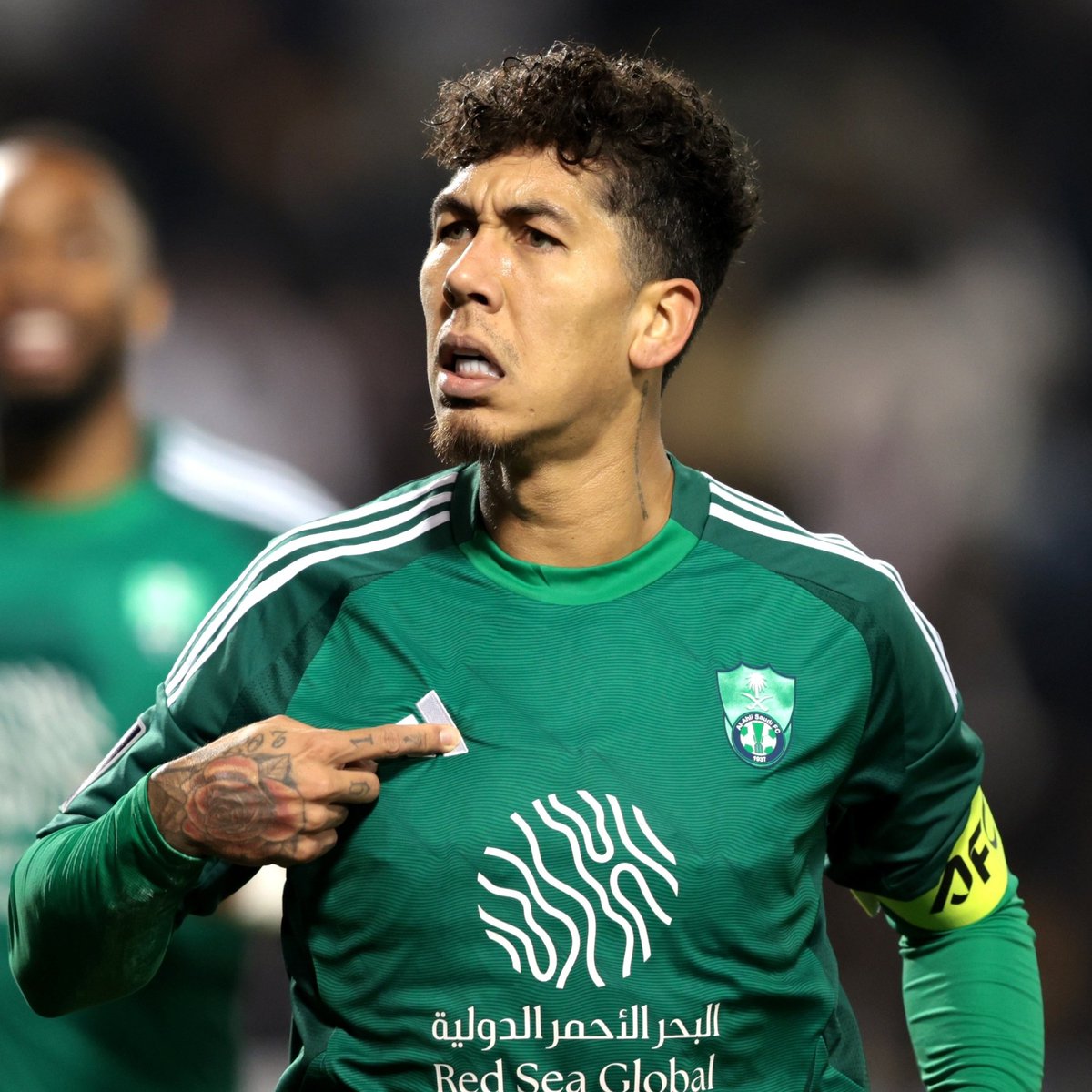 alpinha_'s tweet image. Vamos lá:

De um lado, o Al-Ahli contratou o Galeno e o clube ultrapassou o limite de estrangeiros da liga 🇸🇦.

Se vai ser o Firmino que vai sair? Não sei.

Do outro, Real Bétis tem 4 centroavantes hoje, um deles o recém contratado Cucho Hernandez.

Se o Vitor vai sair? Não sei.