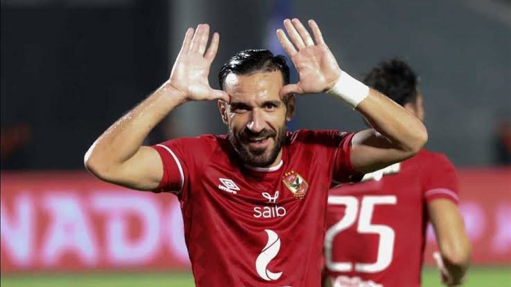 باقي في الأهلي للأبد ♥️🦅