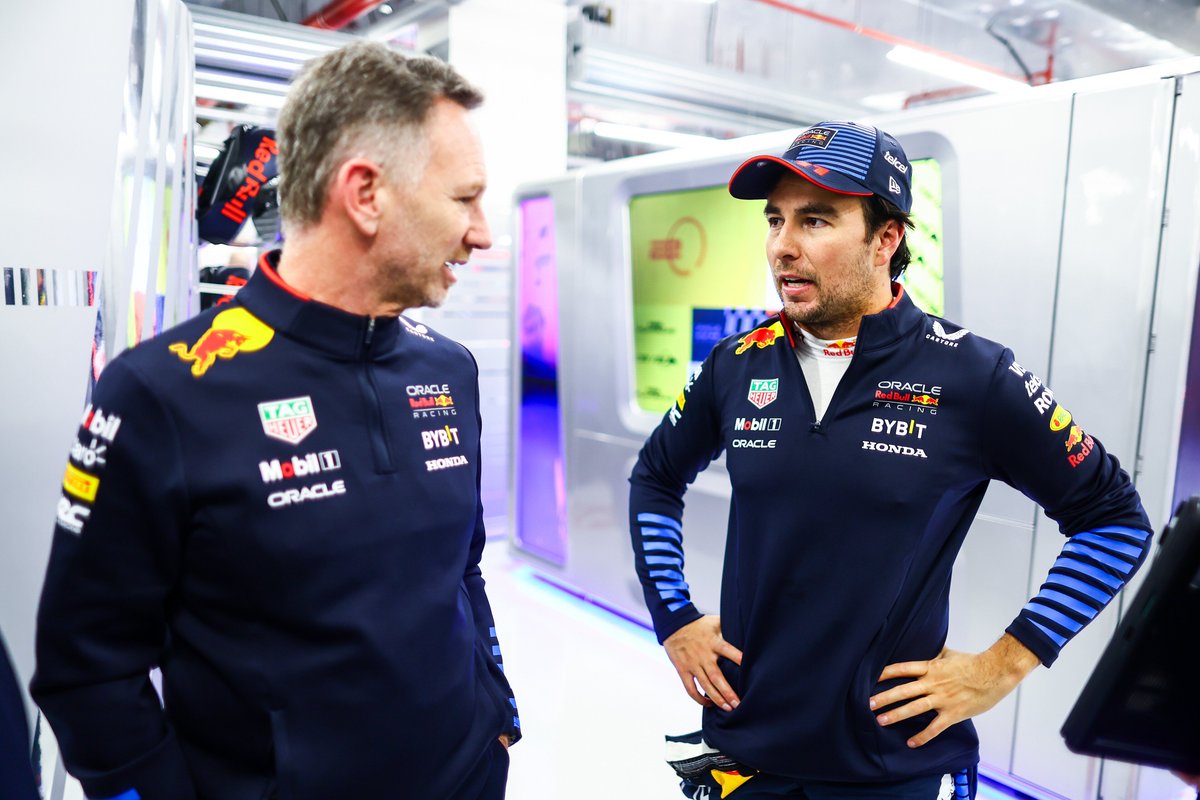 PrimeF1__'s tweet photo. ⚠️ CUESTIONABLE CREDIBILIDAD DE HORNER. CONTRADICE LA FALTA DE ATENCIÓN QUE ÉL MISMO ACEPTÓ DURANTE LA TEMPORADA A LA NECESIDADES DE ‘CHECO’ Y EL DESINTERÉS OBSERVADO POR NEWEY
“Trabajamos muy duro con @SChecoPerez para tratar de ayudarlo con algunos de los problemas que tenía. Pero fue muy caro en términos de puntos perdidos en el Campeonato de Constructores.
Realmente queríamos intentar ayudar a cambiar su año. Terminó segundo en el campeonato mundial en 2023, ganó cinco carreras con nuestro auto y jugó un papel clave en los Campeonatos de Constructores en 2022 y 2023.
También jugó un papel importante en el Campeonato de Pilotos de 2021. Así que había una lealtad para intentar ayudar de verdad a ‘Checo’. Pero, desgraciadamente, eso no se materializó.”: Horner 🔥🇬🇧