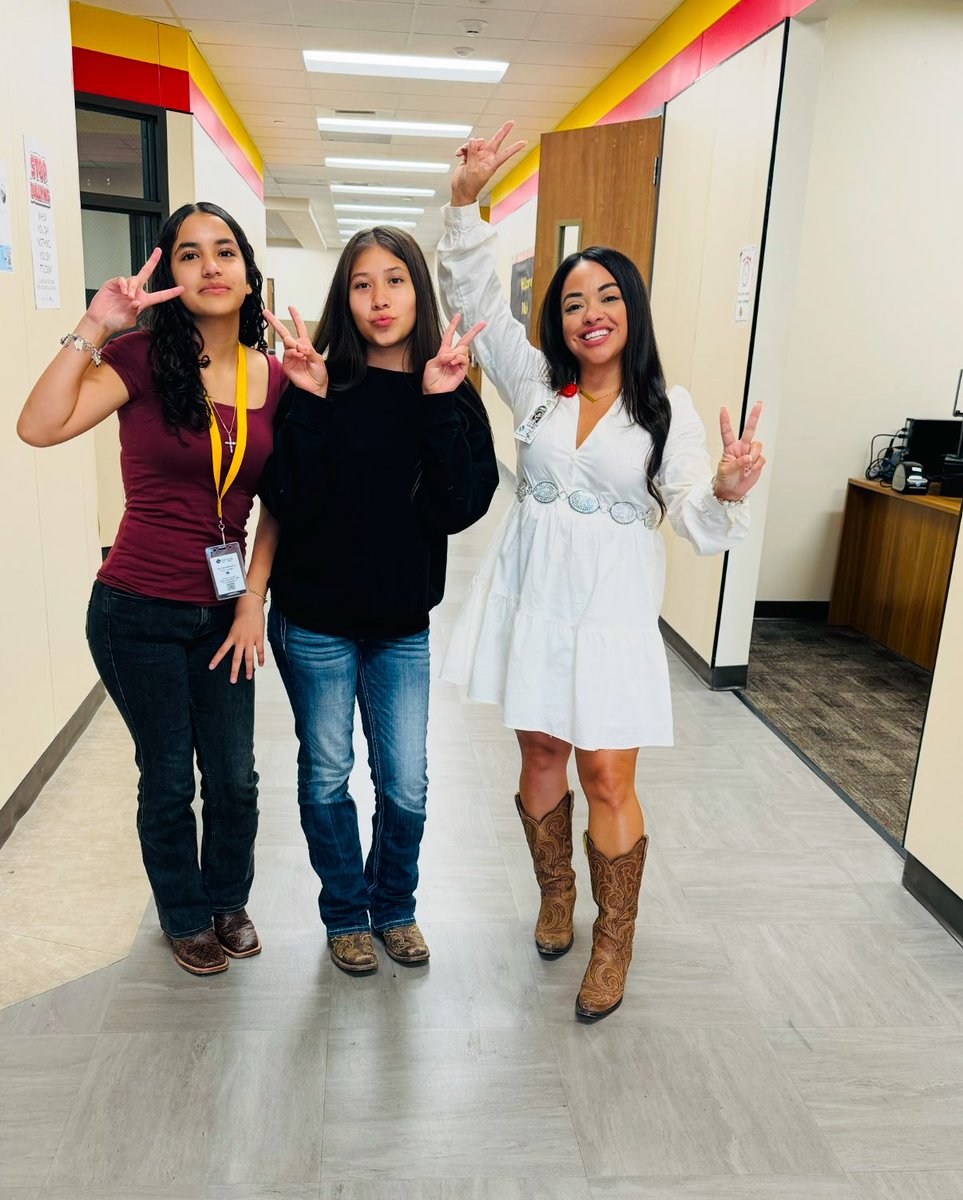 SpringLeadAcad's tweet photo. Happy Counselor’s Week, Ms. Avalos! https://t.co/WYDzEh7nOA