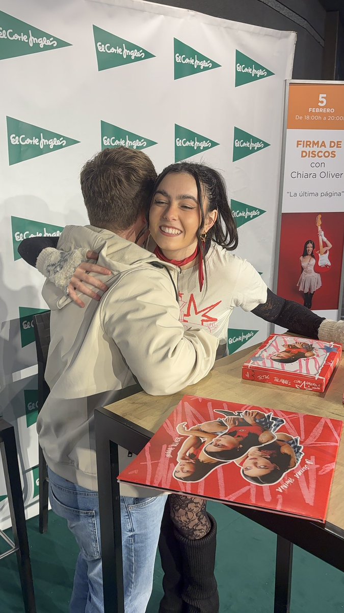 pablitolagos's tweet photo. Gracias x todo @chiaraoliver ❤️✨😭#LUPFirmasMálaga #Chiaraoliver #kiki #keeks https://t.co/FFEpMMlL60