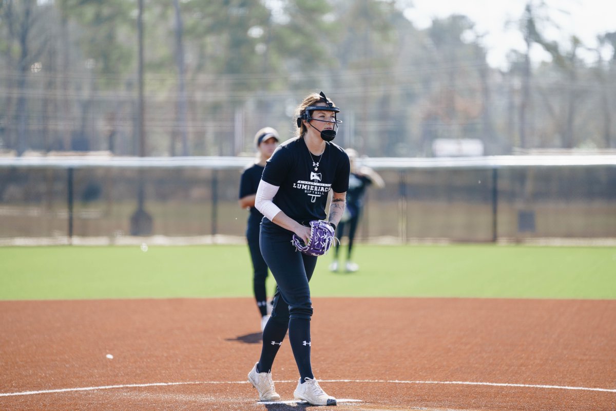 sfa_softball's tweet photo. Prepping for the marathon.

#AxeEm https://t.co/z7J8QDpcT8