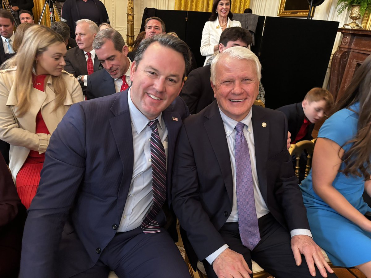bluestein's tweet photo. Lt. Gov. Burt Jones and House Speaker Jon Burns are both on the scene at the White House for Trump’s executive order signing as both push for state transgender restrictions that could soon reach Gov. Kemp’s desk. #gapol https://t.co/6wZq6ybcKF