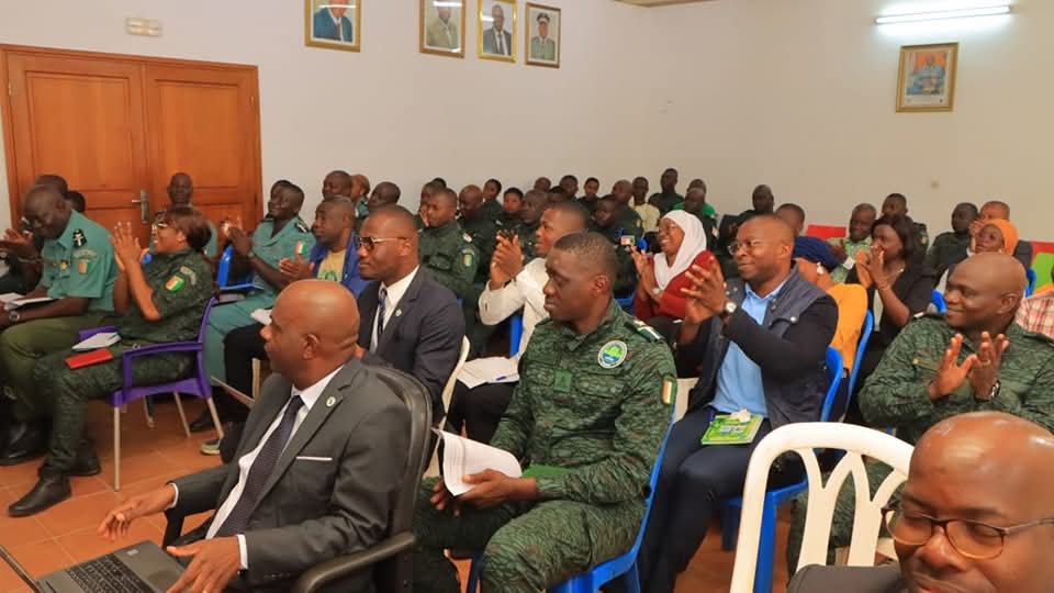 roscidet's tweet image. Félicitations à l&apos;Expert Karna Bakary Soro, Point Focal ROSCIDET  et de EBAFOSA Côte d&apos;Ivoire pour sa promotion et son nouveau grade à la #SODEFOR. 
#climat #sdg #forest #agroforesterie #cacao #ndc #Abidjan #RC