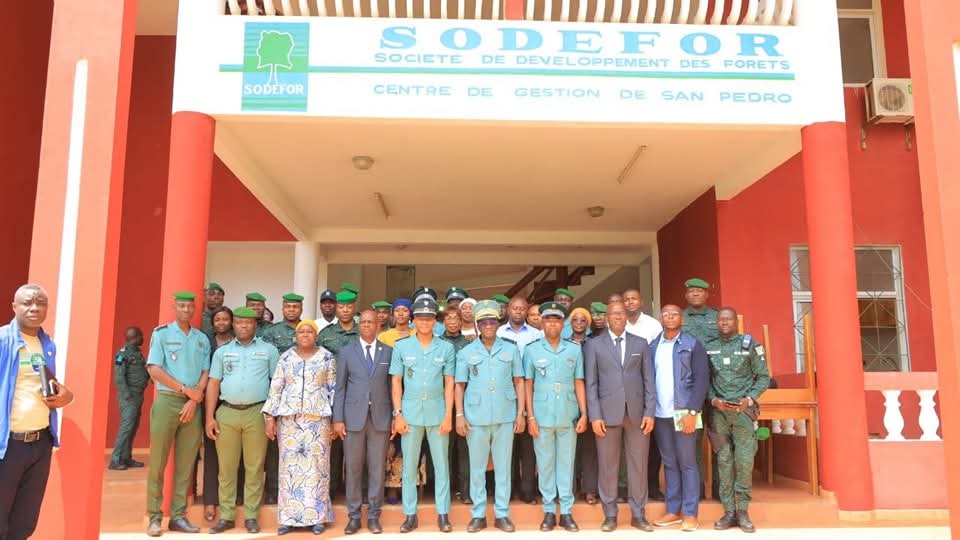 Félicitations à l'Expert Karna Bakary Soro, Point Focal ROSCIDET  et de EBAFOSA Côte d'Ivoire pour sa promotion et son nouveau grade à la #SODEFOR. 
#climat #sdg #forest #agroforesterie #cacao #ndc #Abidjan #RC