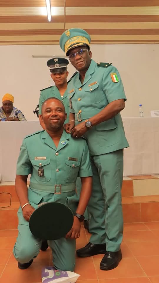 EBAFOSAci's tweet image. Félicitations à l&apos;Expert Karna Bakary Soro, Point Focal ROSCIDET  et de EBAFOSA Côte d&apos;Ivoire pour sa promotion et son nouveau grade à la #SODEFOR. 
#climat #sdg #forest #agroforesterie #cacao #ndc #Abidjan #RC