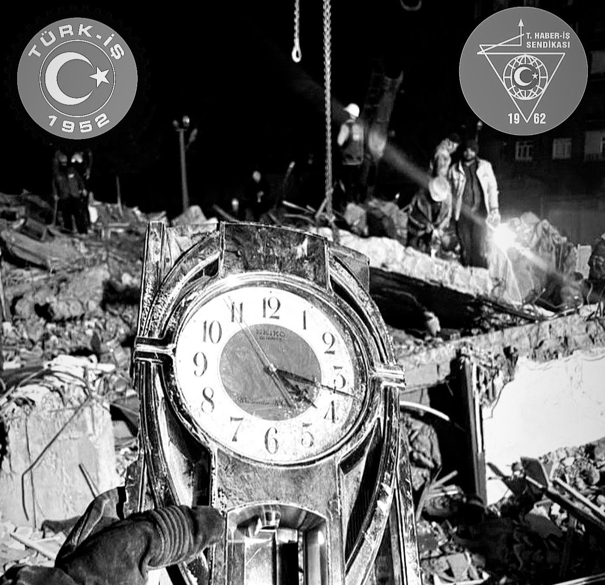 Asrın felaketinin 2. yıl dönümünde, kaybettiğimiz kardeşlerimizi rahmetle anıyor geride kalanlara başsağlığı diliyorum. 
#6Şubat2023
#deprem 
Gecesi binlerce hayat yarım kaldı, şehirler sessizliğe gömüldü. Acımız hâlâ taze, kayıplarımız hâlâ yüreğimizde…
Unutmadık,