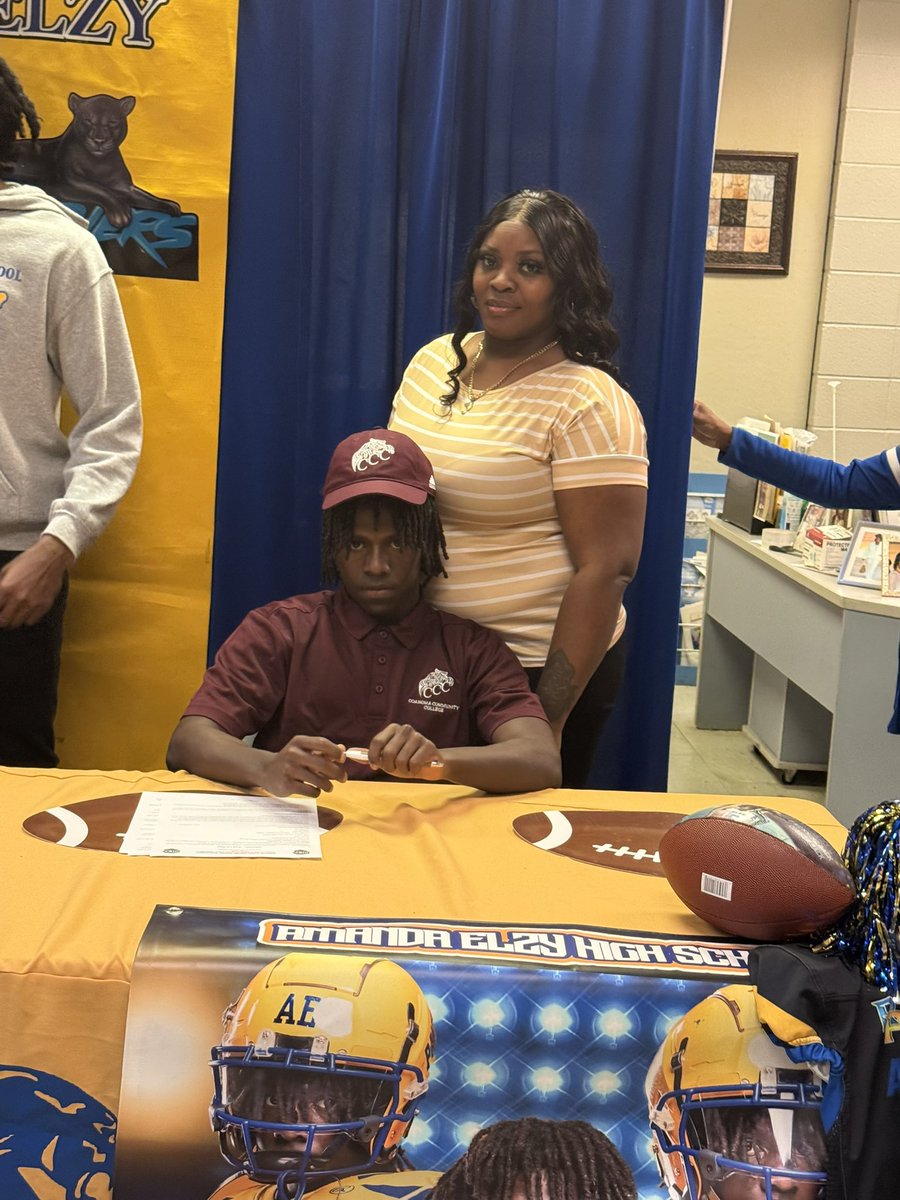 Markell McCain (@markellomccain5) on Twitter photo To be continued✍🏾… #gotigers🐅 #llmygrandaddy🕊️ <a href="/Bush52Coach/">Morris Bush, Ed. S</a> <a href="/oc7888/">Larry Williams Head Football Coach Coahoma CC</a> <a href="/_CoachWyatt/">Coach Wyatt Anderson</a> <a href="/PlayBookAthlete/">PLAYBOOK ATHLETE</a> To be continued✍🏾… #gotigers🐅 #llmygrandaddy🕊️ <a href="/Bush52Coach/">Morris Bush, Ed. S</a> <a href="/oc7888/">Larry Williams Head Football Coach Coahoma CC</a> <a href="/_CoachWyatt/">Coach Wyatt Anderson</a> <a href="/PlayBookAthlete/">PLAYBOOK ATHLETE</a>