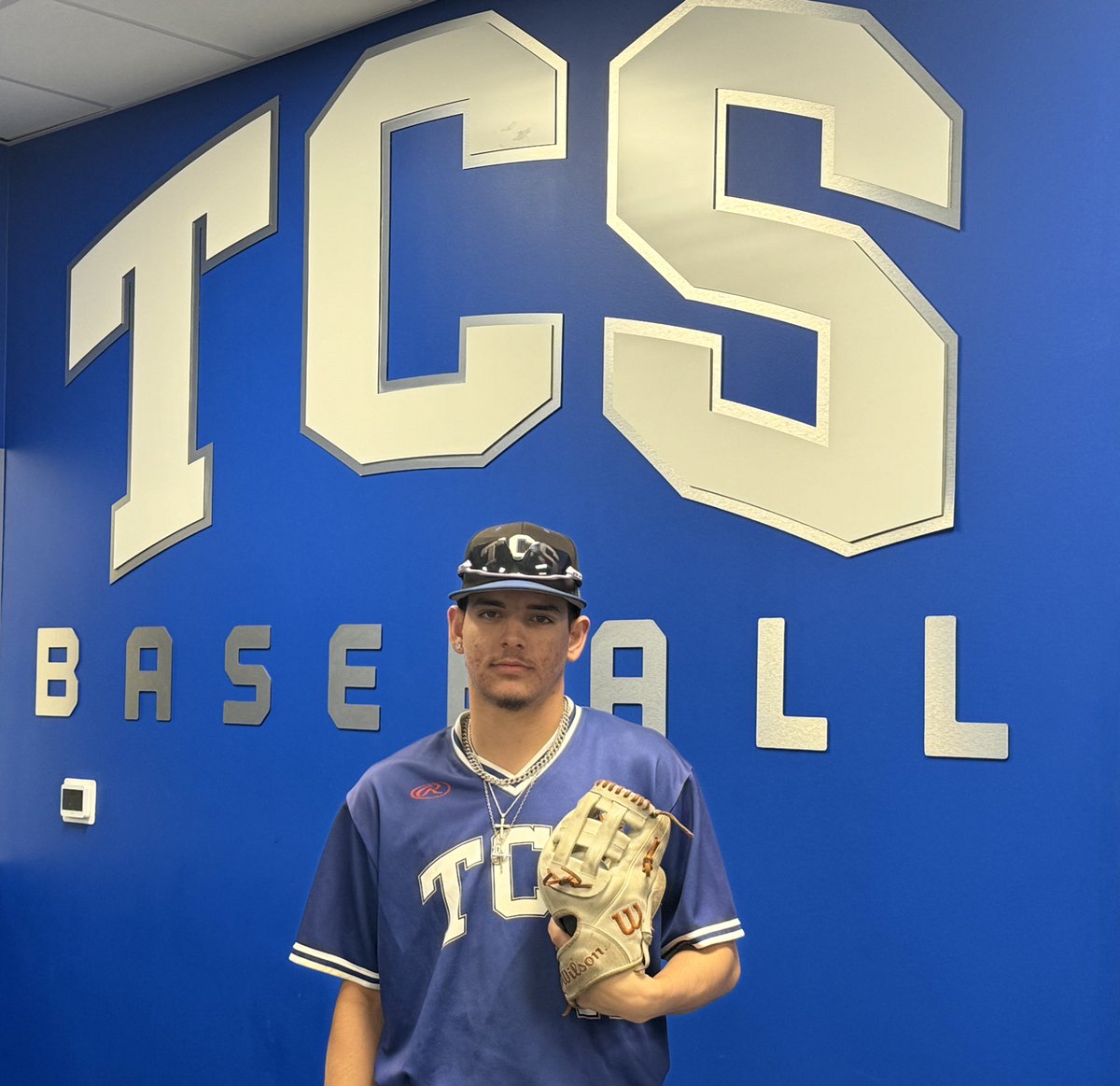 TCS Baseball (@tcspostgrad) on Twitter photo π¨ Hello Win Column! π¨
Isiah Lopez (<a href="/IsiahLo10/">Isiah Lopez</a>) comes in and shuts the door on the mound!
Game 1 Final:
ETBU JV - 3
TCS - 7 π¨ Hello Win Column! π¨
Isiah Lopez (<a href="/IsiahLo10/">Isiah Lopez</a>) comes in and shuts the door on the mound!
Game 1 Final:
ETBU JV - 3
TCS - 7