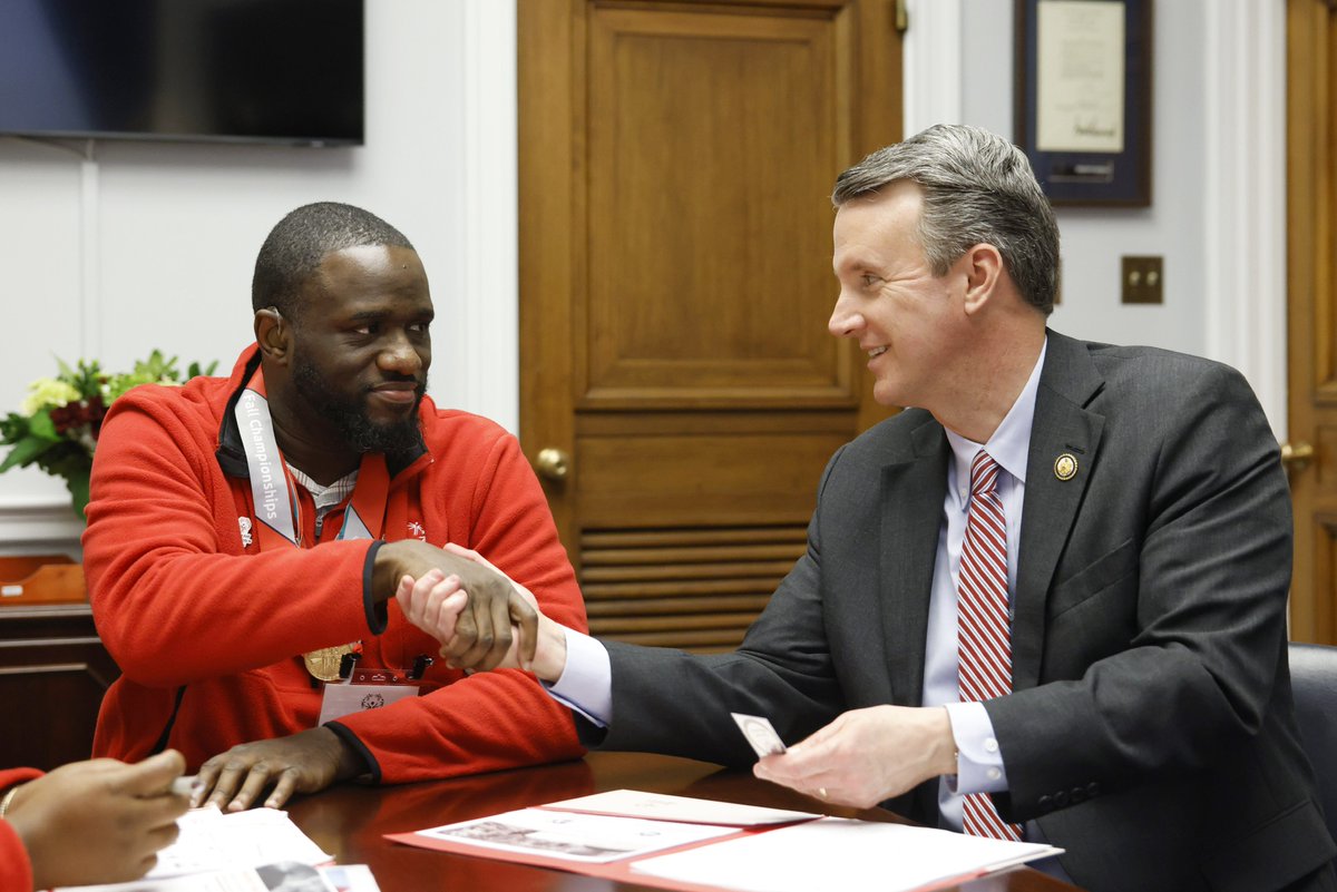 SONorthAmerica's tweet photo. Thank you @RepBenCline for meeting with Kareem and @SOlympicsVA during #SOHillDay! We hope you enjoyed learning about our life-changing work in education and health! https://t.co/lvbDTVvYyI