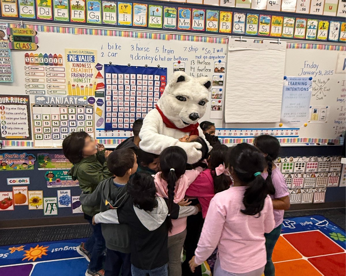 JibeWithUs's tweet image. A big bear hug from Chilly to say THANK YOU to our students and partner schools for helping save polar habitats by walking and biking to school this year! #PolarBearChallenge