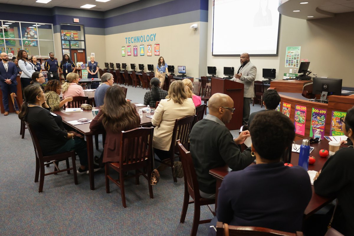 LamarCISDHR's tweet image. Big thanks to McNeill Elementary for welcoming @US_PREP during their Houston tour! We're inspired by the work your staff is doing with @UHVictoria resident teachers!