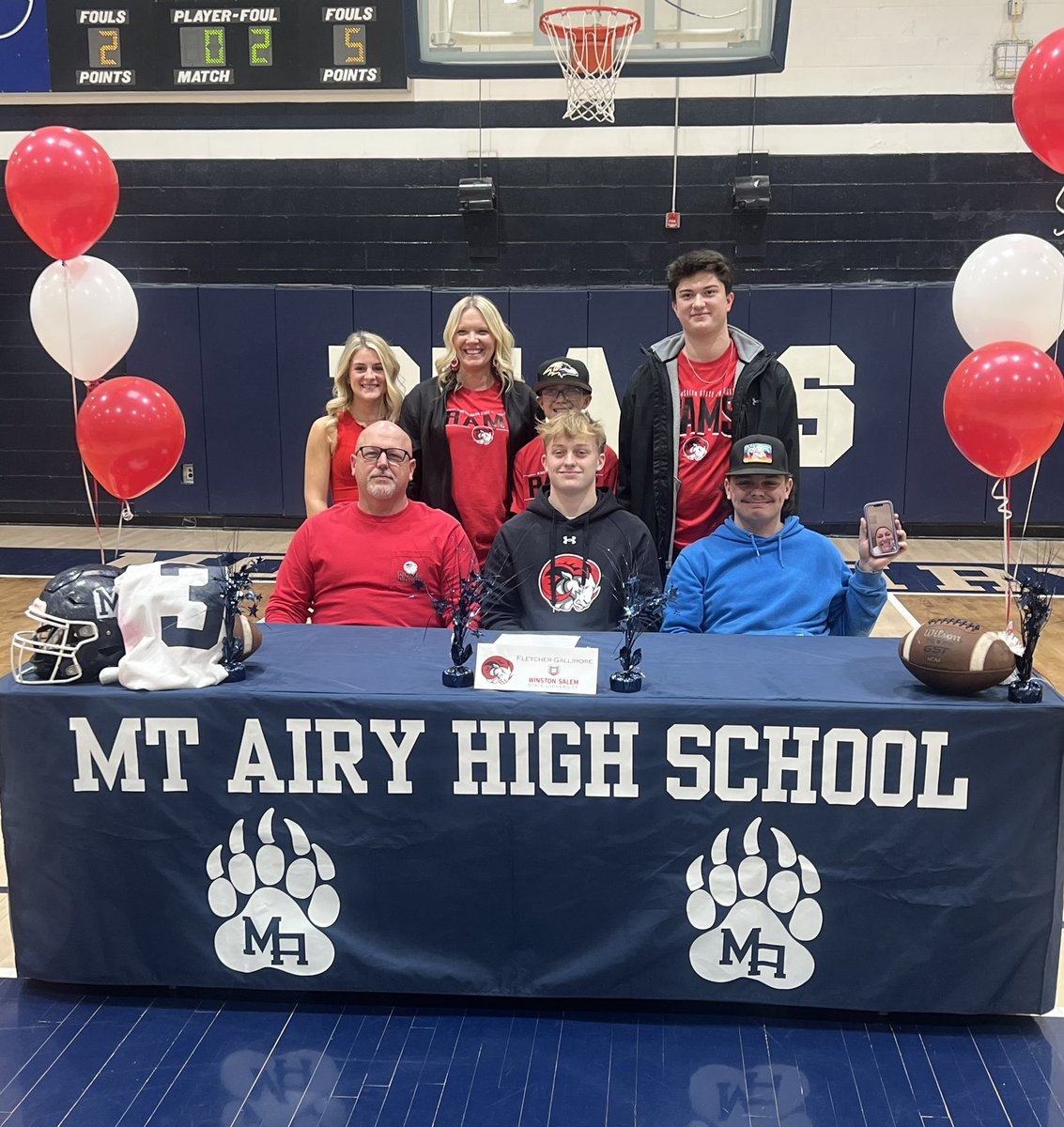 GraniteBears's tweet photo. congrats to @GraniteBears 🏈 @fletchergallimo on officially becoming a member of the @WSSURamFootball program WELL DESERVED! GO 🐻 @MACSchools @granitesquad @MrCoryLeeSmith @MABearHistorian @GraniteBearsFB @WSSU_Athletics @KWinfrey1 @JaySpivey_WS https://t.co/PB0bWravG6